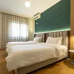 E Arte Center Hotel 3*