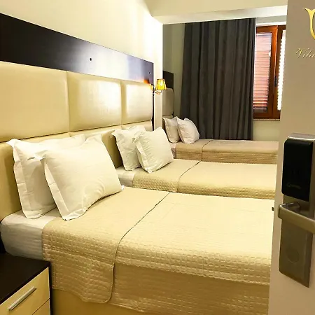 イ アルテ シティセンター ティラナ