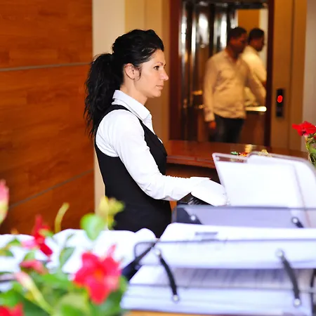 E Arte Center Hotel 3*