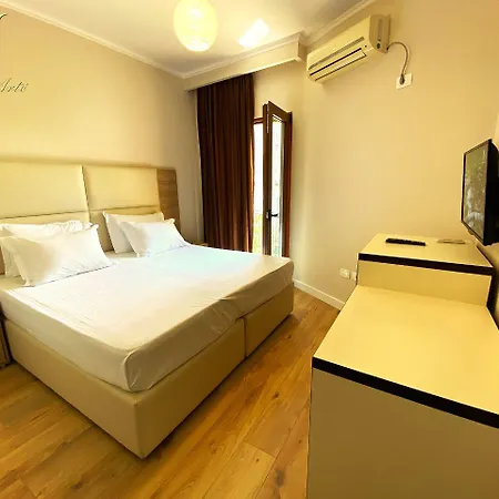 E Arte Center Hotel