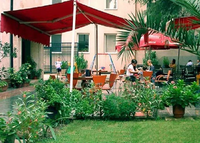 E Arte Center Hotel 3*