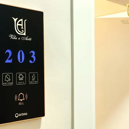 E Arte Center Szálloda 3*