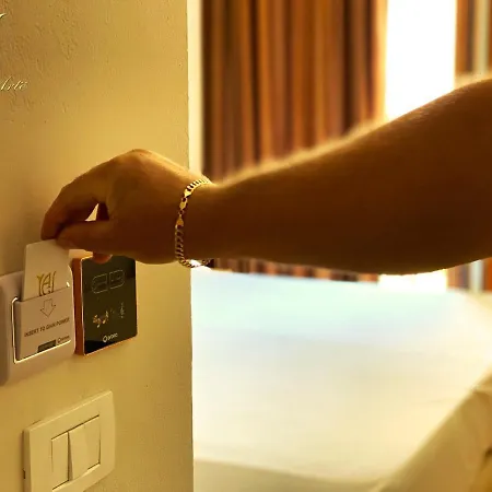 E Arte Center Otel 3*