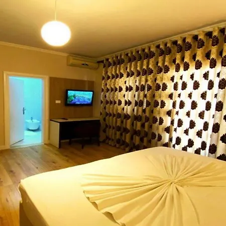 E Arte Center 3* Tiran