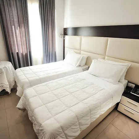 E Arte Center Hotel 3*