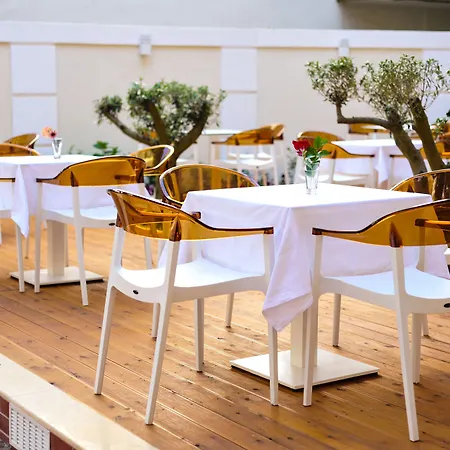 Otel E Arte Center 3*