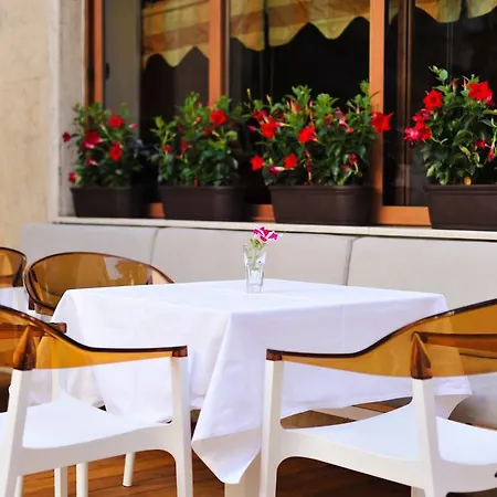 Otel E Arte Center 3*