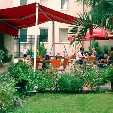 E Arte Center Otel 3*